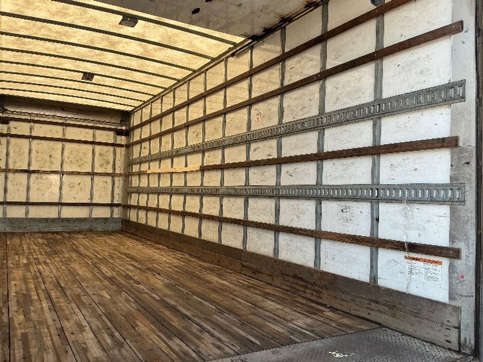 Medium Duty Box Truck-Light and Medium Duty Trucks-Freightliner-2020-M2-Calgary-AB-318,913\n\t\tkm-$ 61,250 - Image 12