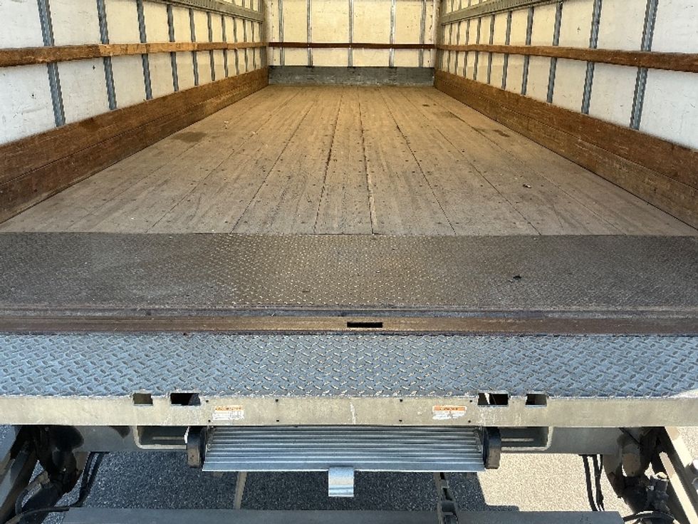 Medium Duty Box Truck-Light and Medium Duty Trucks-Freightliner-2020-M2-Calgary-AB-328,314\n\t\tkm-$ 60,000 - Image 10