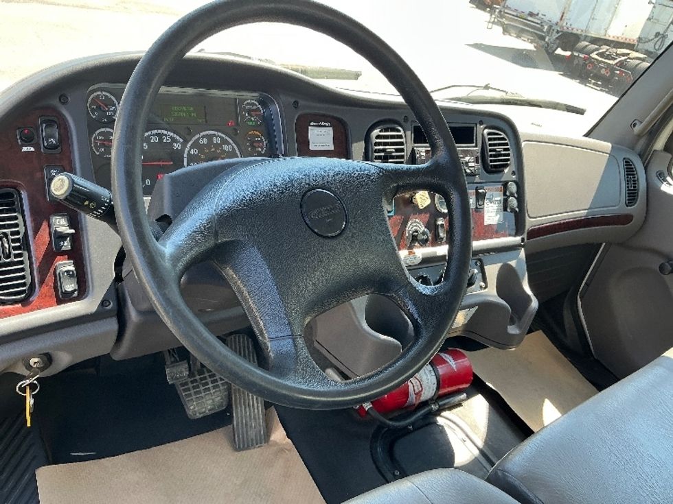 Medium Duty Box Truck-Light and Medium Duty Trucks-Freightliner-2020-M2-Calgary-AB-328,314\n\t\tkm-$ 60,000 - Image 17