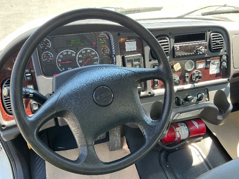 Medium Duty Box Truck-Light and Medium Duty Trucks-Freightliner-2020-M2-Calgary-AB-328,314\n\t\tkm-$ 60,000 - Image 18