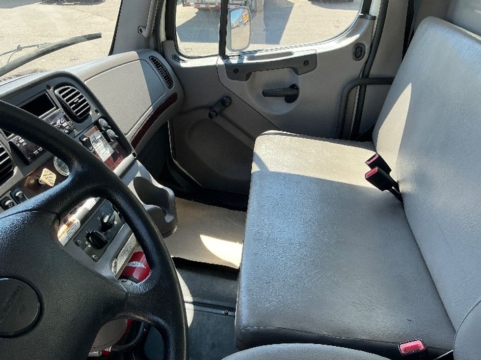 Medium Duty Box Truck-Light and Medium Duty Trucks-Freightliner-2020-M2-Calgary-AB-328,314\n\t\tkm-$ 60,000 - Image 19