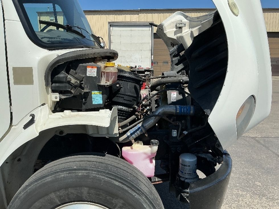 Medium Duty Box Truck-Light and Medium Duty Trucks-Freightliner-2020-M2-Calgary-AB-328,314\n\t\tkm-$ 60,000 - Image 23