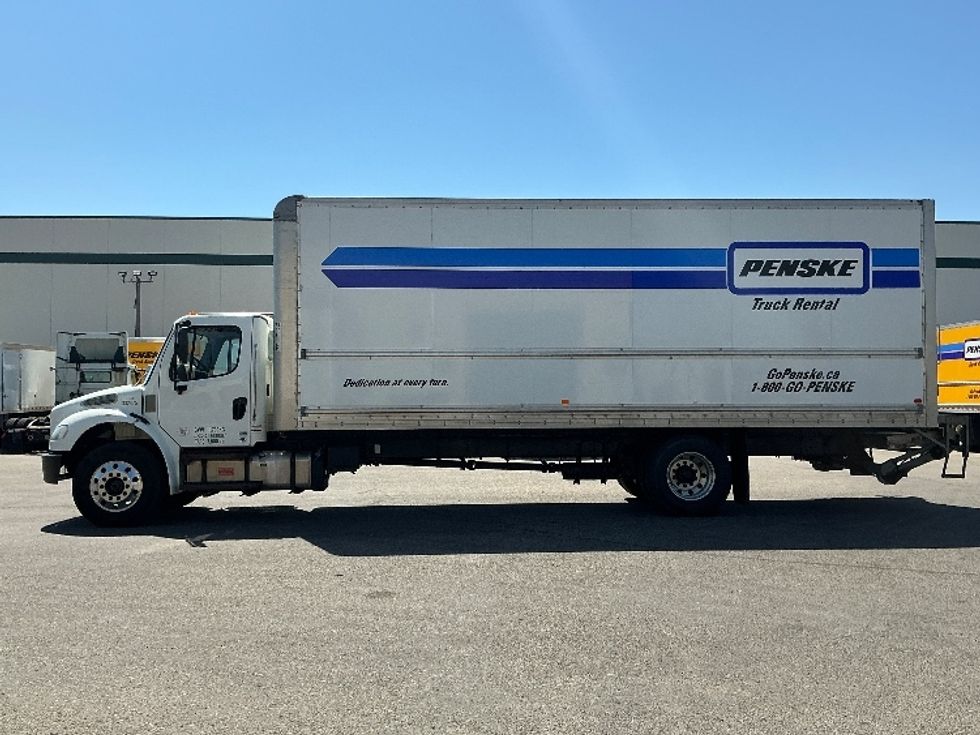 Medium Duty Box Truck-Light and Medium Duty Trucks-Freightliner-2020-M2-Calgary-AB-328,314\n\t\tkm-$ 60,000 - Image 4