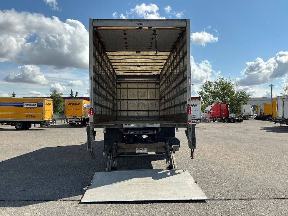 Medium Duty Box Truck-Light and Medium Duty Trucks-Freightliner-2020-M2-Calgary-AB-348,000\n\t\tkm-$ 58,250 - Image 9