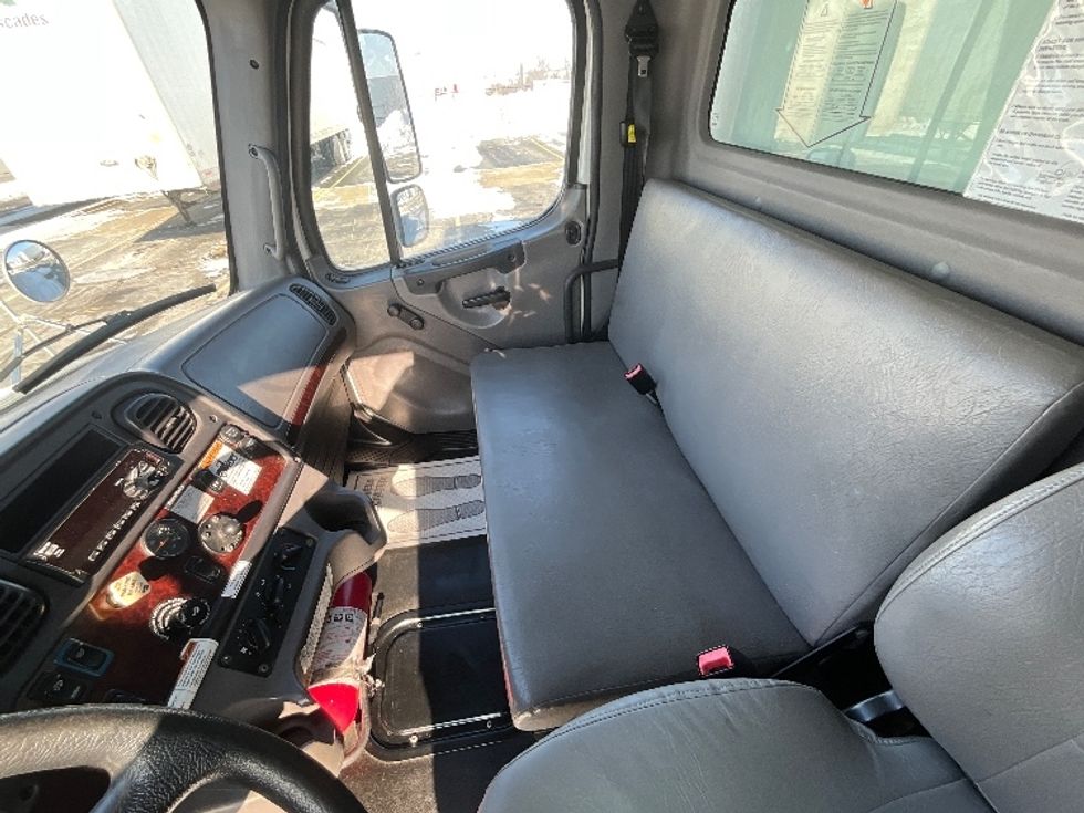 Medium Duty Box Truck-Light and Medium Duty Trucks-Freightliner-2020-M2-Cambridge-ON-182,282\n\t\tkm-$ 80,000 - Image 19