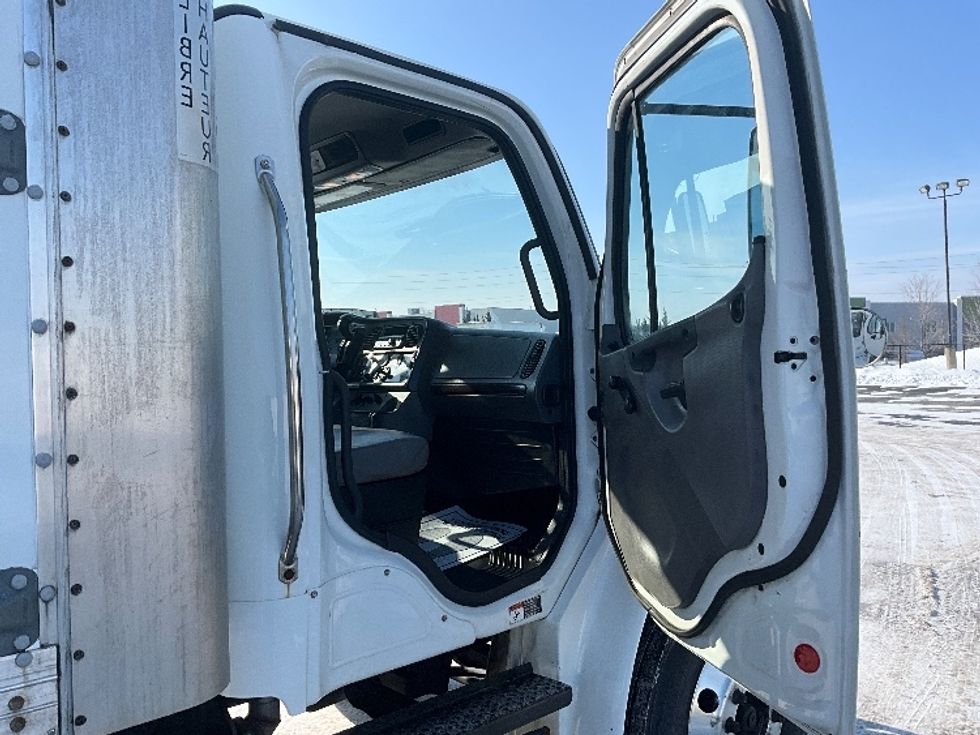 Medium Duty Box Truck-Light and Medium Duty Trucks-Freightliner-2020-M2-Cambridge-ON-182,282\n\t\tkm-$ 80,000 - Image 20