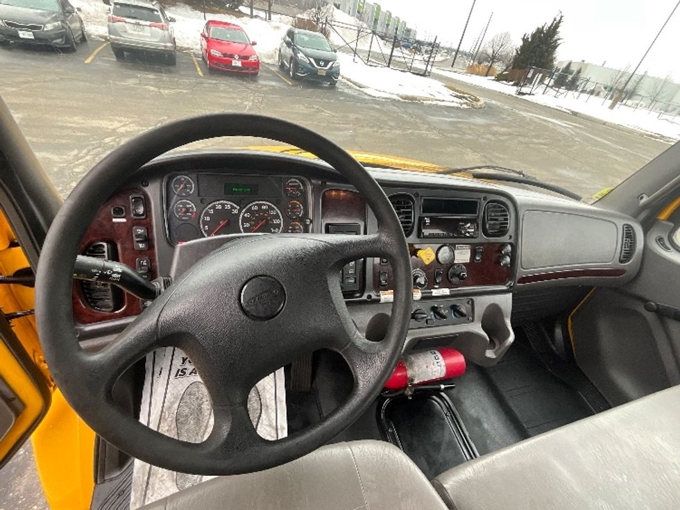 Medium Duty Box Truck-Light and Medium Duty Trucks-Freightliner-2020-M2-Cambridge-ON-190,850\n\t\tkm-$ 64,500 - Image 18