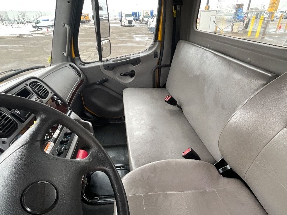 Medium Duty Box Truck-Light and Medium Duty Trucks-Freightliner-2020-M2-Cambridge-ON-190,850\n\t\tkm-$ 64,500 - Image 19