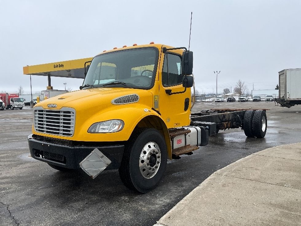 Medium Duty Box Truck-Light and Medium Duty Trucks-Freightliner-2020-M2-Cambridge-ON-190,850\n\t\tkm-$ 64,500 - Image 3