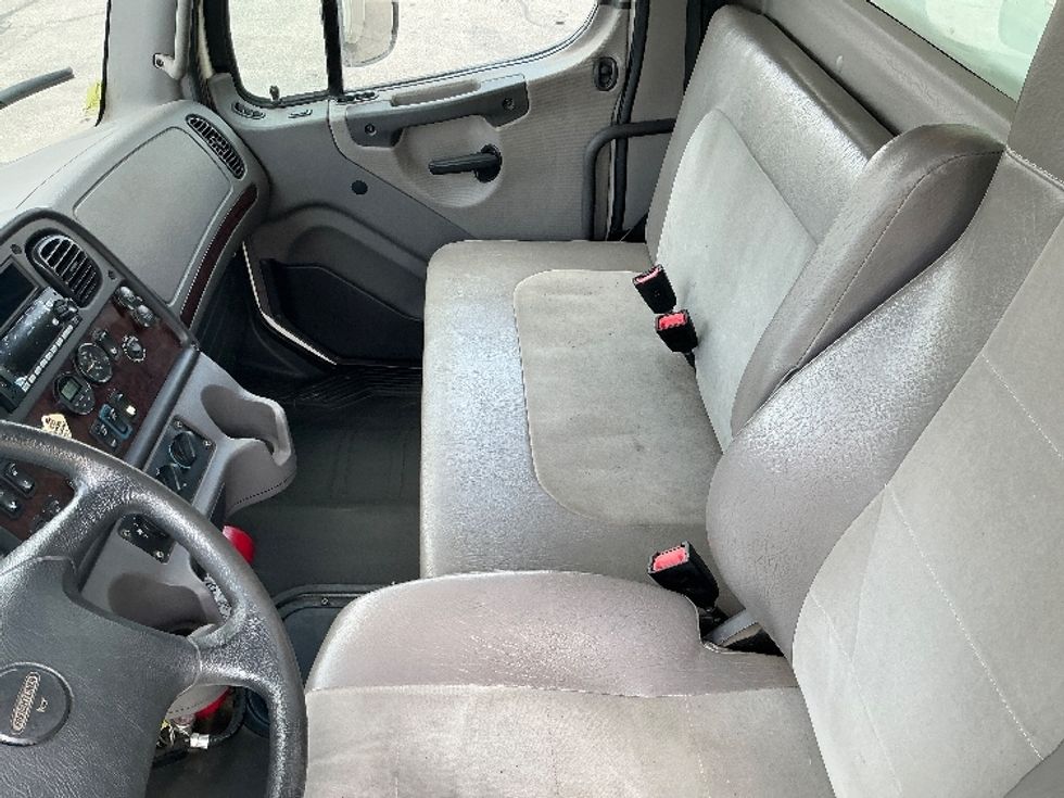 Medium Duty Box Truck-Light and Medium Duty Trucks-Freightliner-2020-M2-Cambridge-ON-193,265\n\t\tkm-$ 78,750 - Image 19