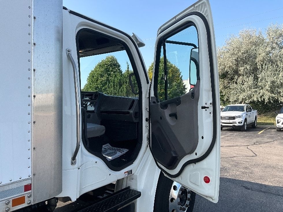 Medium Duty Box Truck-Light and Medium Duty Trucks-Freightliner-2020-M2-Cambridge-ON-193,265\n\t\tkm-$ 78,750 - Image 20