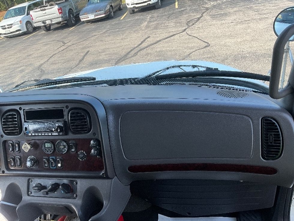 Medium Duty Box Truck-Light and Medium Duty Trucks-Freightliner-2020-M2-Cambridge-ON-193,265\n\t\tkm-$ 78,750 - Image 21