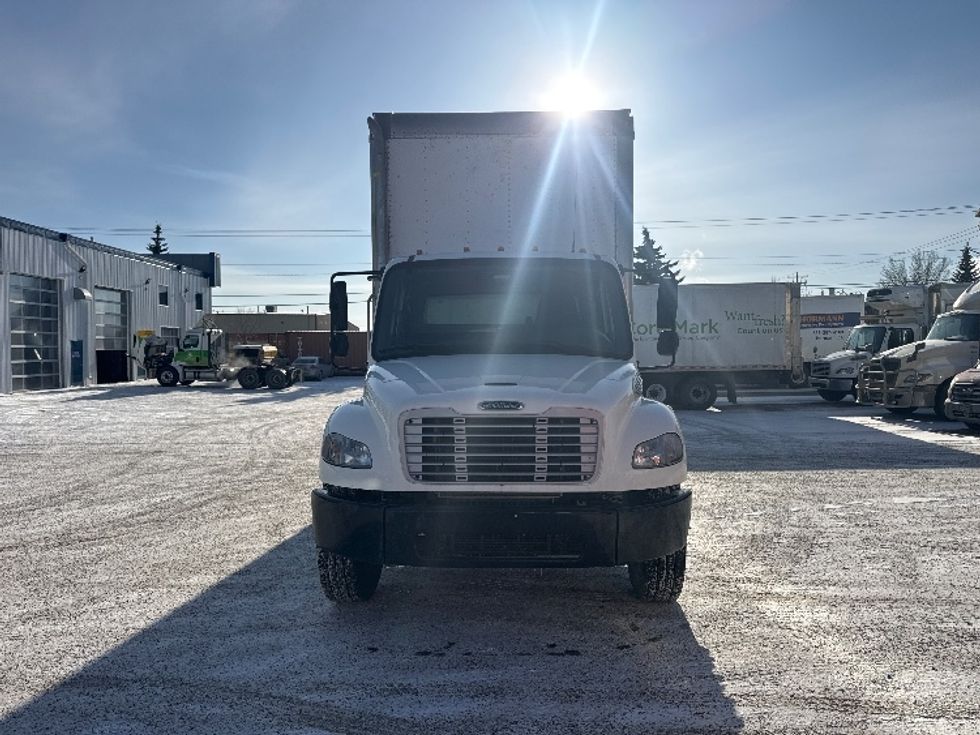 Medium Duty Box Truck-Light and Medium Duty Trucks-Freightliner-2020-M2-Cambridge-ON-204,455\n\t\tkm-$ 77,250 - Image 2