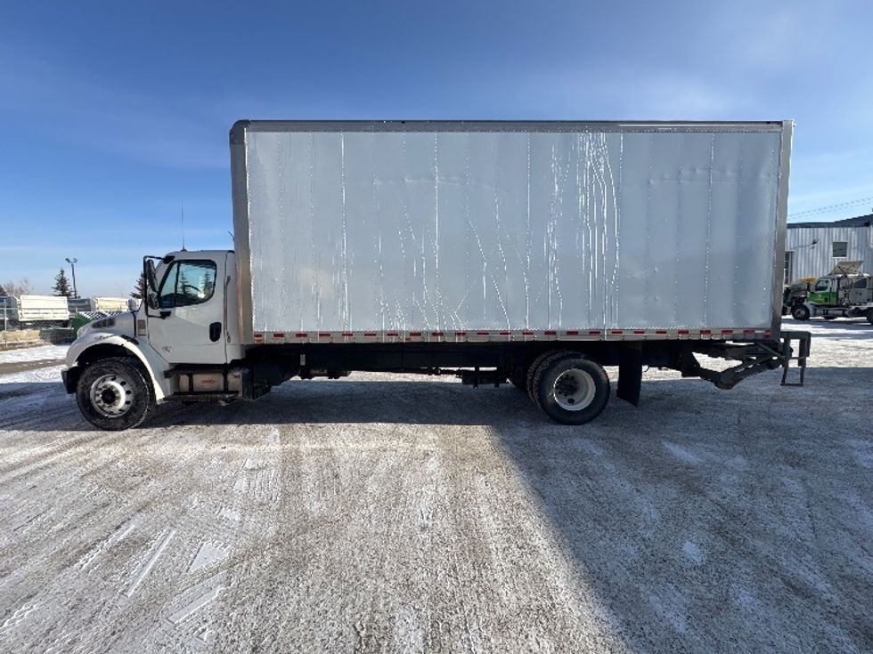 Medium Duty Box Truck-Light and Medium Duty Trucks-Freightliner-2020-M2-Cambridge-ON-204,455\n\t\tkm-$ 77,250 - Image 4