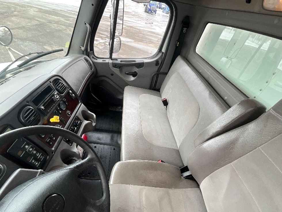 Medium Duty Box Truck-Light and Medium Duty Trucks-Freightliner-2020-M2-Cambridge-ON-269,255\n\t\tkm-$ 59,250 - Image 19