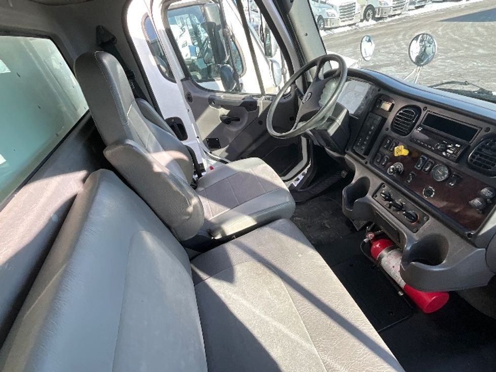 Medium Duty Box Truck-Light and Medium Duty Trucks-Freightliner-2020-M2-Cambridge-ON-269,255\n\t\tkm-$ 59,250 - Image 22