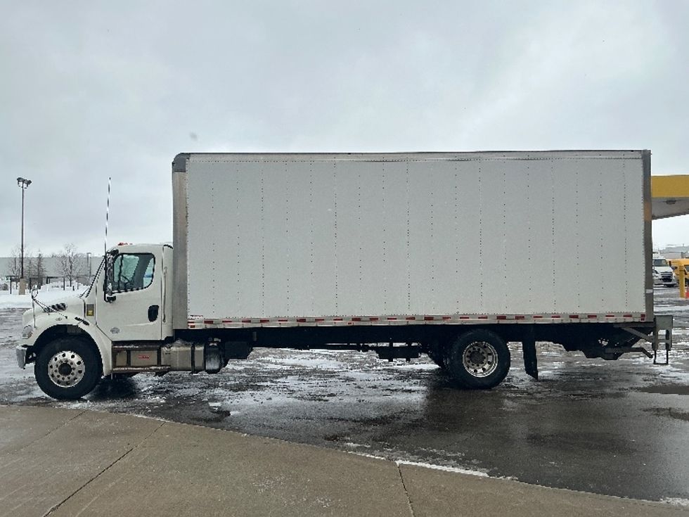 Medium Duty Box Truck-Light and Medium Duty Trucks-Freightliner-2020-M2-Cambridge-ON-269,255\n\t\tkm-$ 59,250 - Image 4