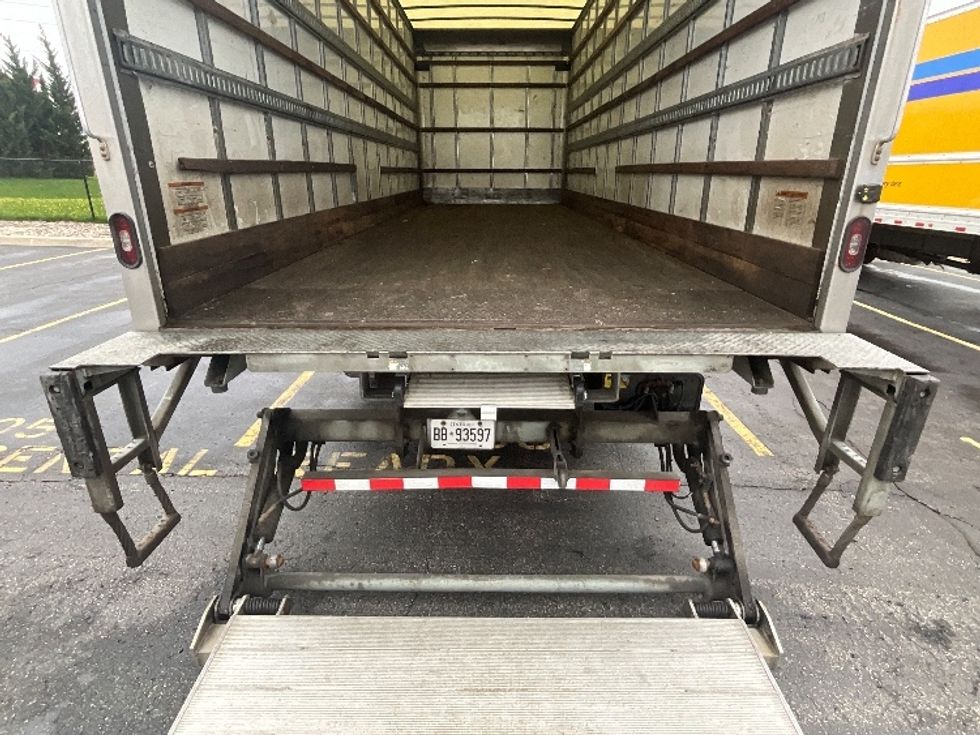 Medium Duty Box Truck-Light and Medium Duty Trucks-Freightliner-2020-M2-Cambridge-ON-307,811\n\t\tkm-$ 65,000 - Image 10
