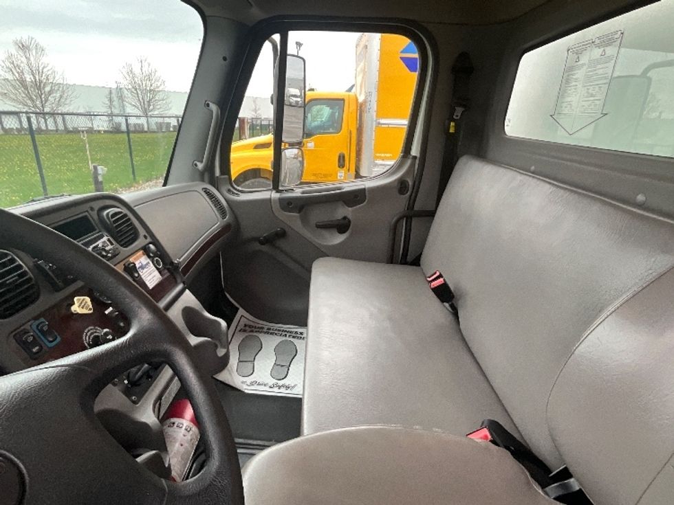 Medium Duty Box Truck-Light and Medium Duty Trucks-Freightliner-2020-M2-Cambridge-ON-307,811\n\t\tkm-$ 65,000 - Image 19