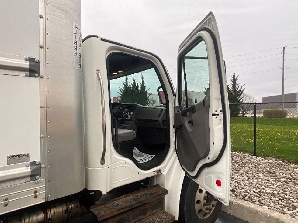 Medium Duty Box Truck-Light and Medium Duty Trucks-Freightliner-2020-M2-Cambridge-ON-307,811\n\t\tkm-$ 65,000 - Image 20