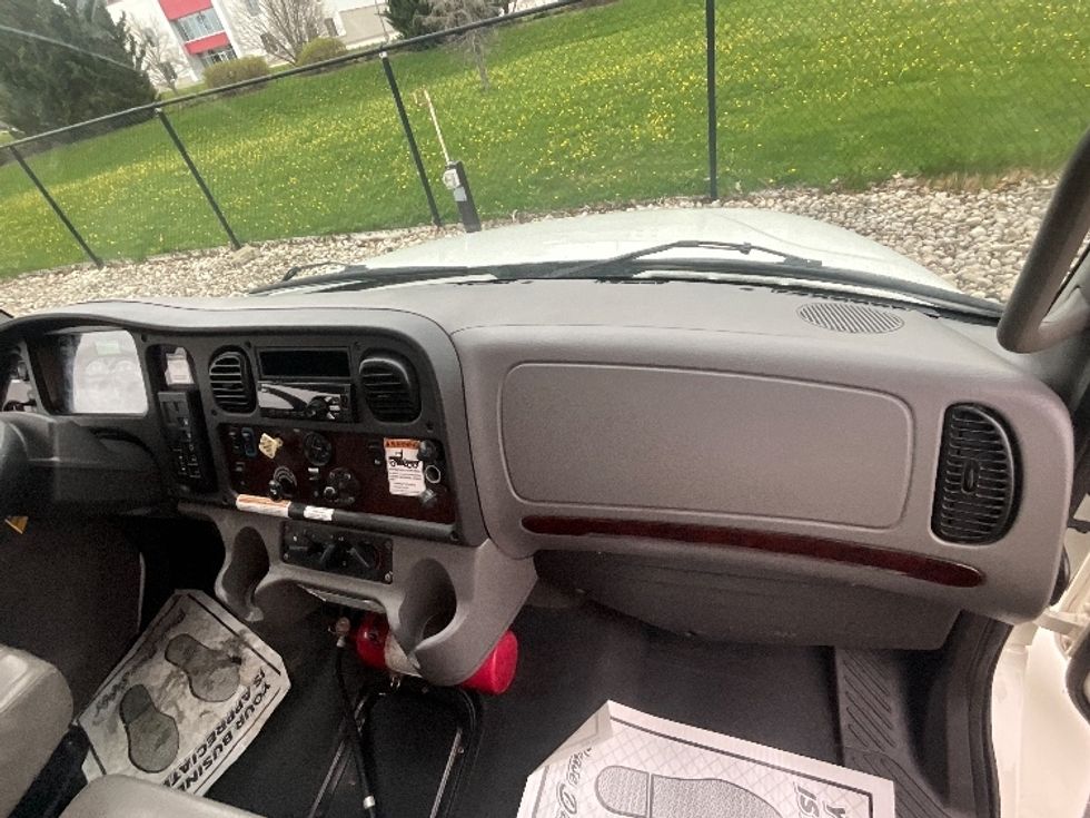 Medium Duty Box Truck-Light and Medium Duty Trucks-Freightliner-2020-M2-Cambridge-ON-307,811\n\t\tkm-$ 65,000 - Image 21