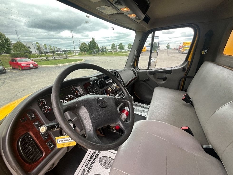 Medium Duty Box Truck-Light and Medium Duty Trucks-Freightliner-2020-M2-Cambridge-ON-317,252\n\t\tkm-$ 57,750 - Image 17