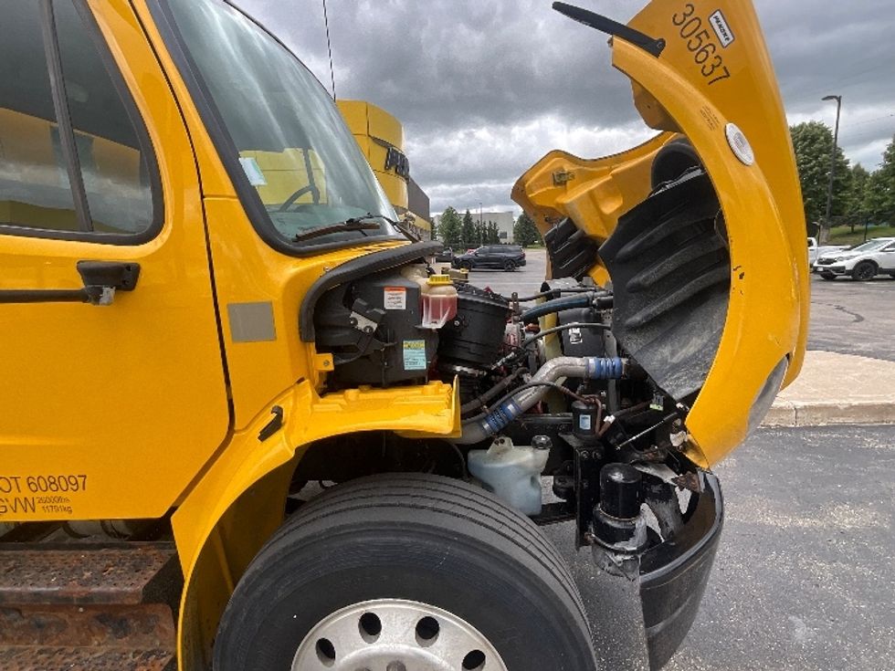 Medium Duty Box Truck-Light and Medium Duty Trucks-Freightliner-2020-M2-Cambridge-ON-317,252\n\t\tkm-$ 57,750 - Image 23