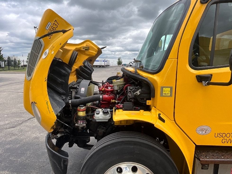 Medium Duty Box Truck-Light and Medium Duty Trucks-Freightliner-2020-M2-Cambridge-ON-317,252\n\t\tkm-$ 57,750 - Image 24