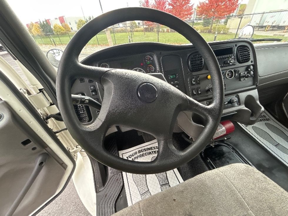 Medium Duty Box Truck-Light and Medium Duty Trucks-Freightliner-2020-M2-Cambridge-ON-425,553\n\t\tkm-$ 66,000 - Image 17