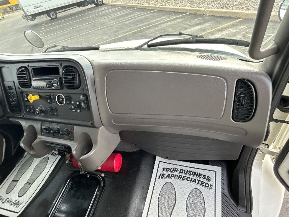 Medium Duty Box Truck-Light and Medium Duty Trucks-Freightliner-2020-M2-Cambridge-ON-425,553\n\t\tkm-$ 66,000 - Image 20