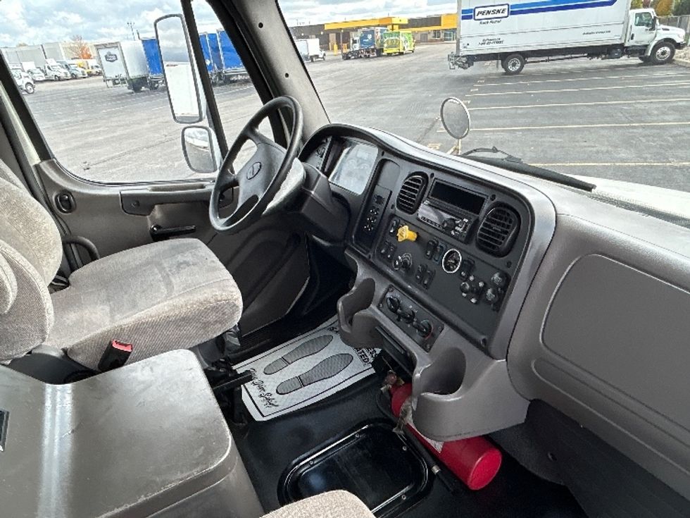 Medium Duty Box Truck-Light and Medium Duty Trucks-Freightliner-2020-M2-Cambridge-ON-425,553\n\t\tkm-$ 66,000 - Image 21