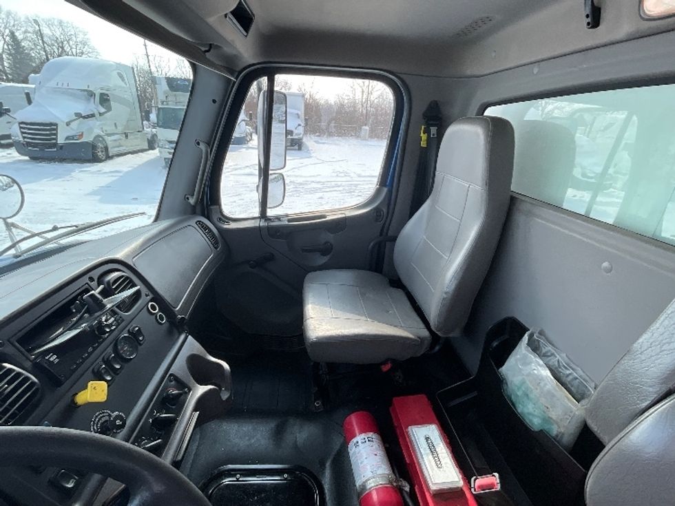 Medium Duty Box Truck-Light and Medium Duty Trucks-Freightliner-2020-M2-Cambridge-ON-457,502\n\t\tkm-$ 32,250 - Image 18