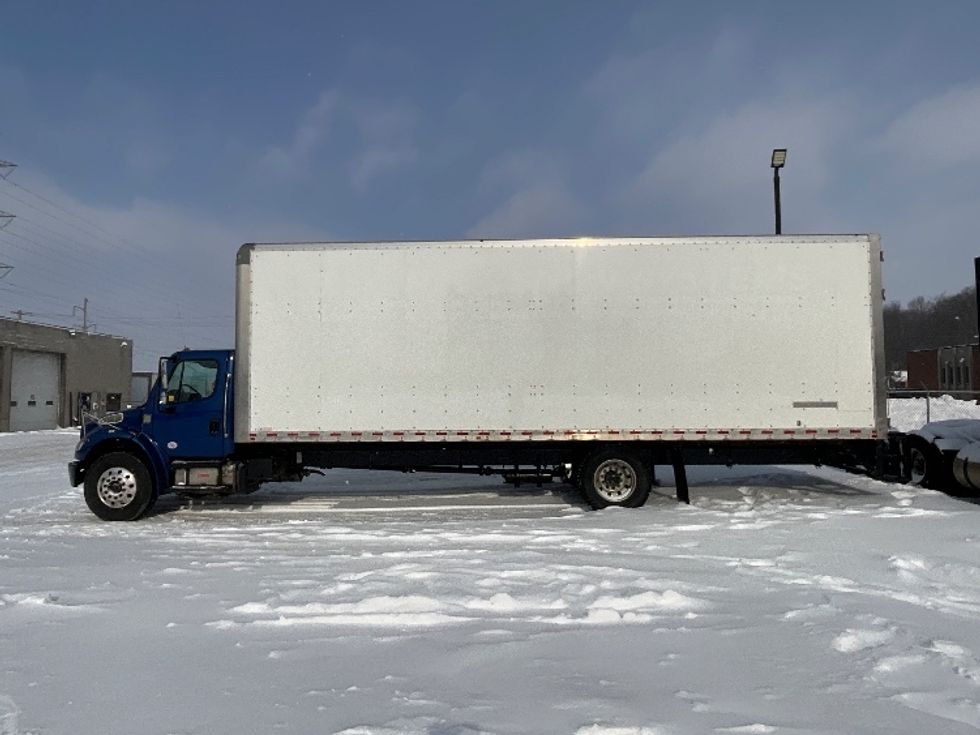 Medium Duty Box Truck-Light and Medium Duty Trucks-Freightliner-2020-M2-Cambridge-ON-457,502\n\t\tkm-$ 32,250 - Image 4