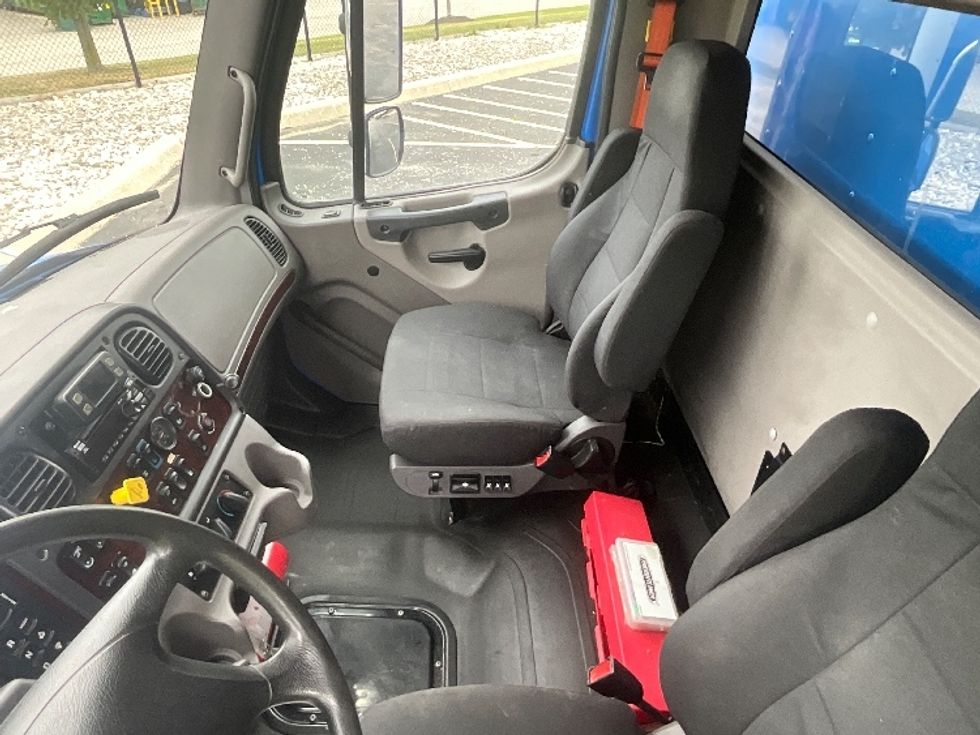 Medium Duty Box Truck-Light and Medium Duty Trucks-Freightliner-2020-M2-Cambridge-ON-458,598\n\t\tkm-$ 57,750 - Image 19