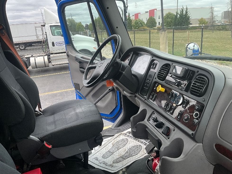 Medium Duty Box Truck-Light and Medium Duty Trucks-Freightliner-2020-M2-Cambridge-ON-458,598\n\t\tkm-$ 57,750 - Image 22