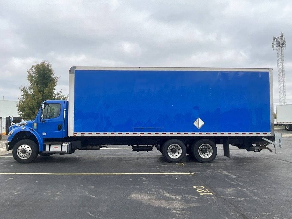 Medium Duty Box Truck-Light and Medium Duty Trucks-Freightliner-2020-M2-Cambridge-ON-458,598\n\t\tkm-$ 57,750 - Image 4