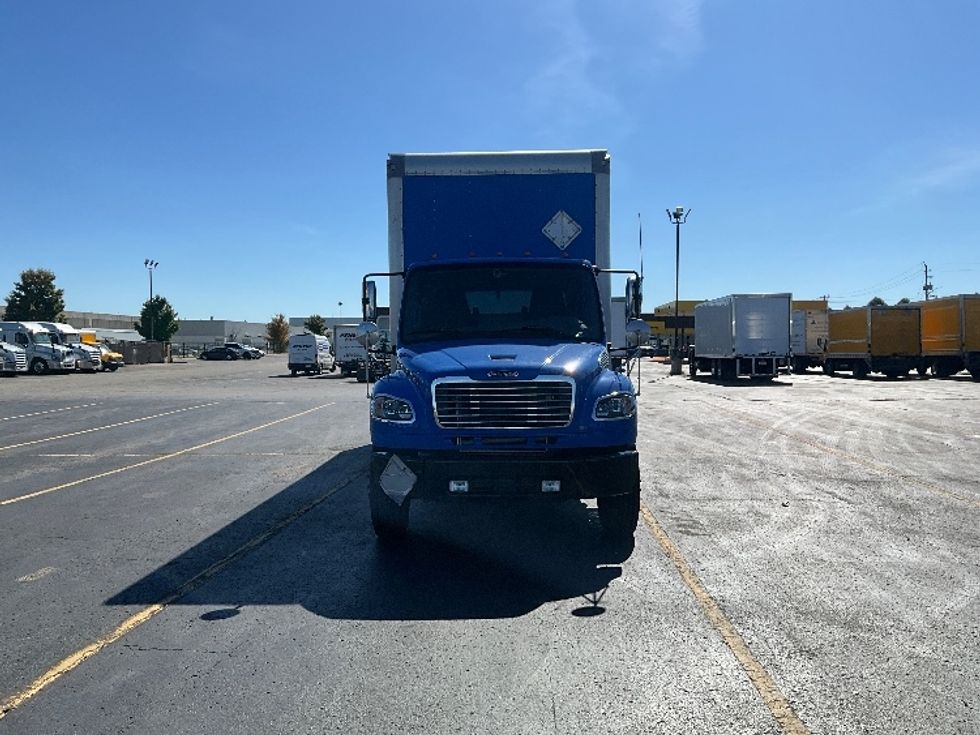 Medium Duty Box Truck-Light and Medium Duty Trucks-Freightliner-2020-M2-Cambridge-ON-556,920\n\t\tkm-$ 44,500 - Image 2