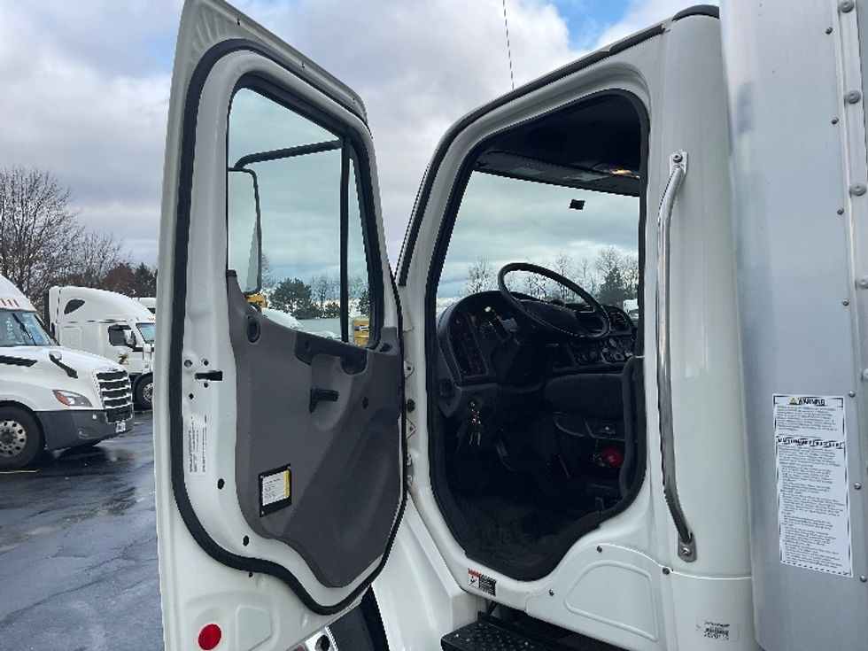 Medium Duty Box Truck-Light and Medium Duty Trucks-Freightliner-2020-M2-Canton-OH-157,767\n\t\tmiles-$ 56,000 - Image 15