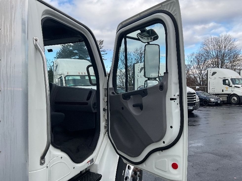 Medium Duty Box Truck-Light and Medium Duty Trucks-Freightliner-2020-M2-Canton-OH-157,767\n\t\tmiles-$ 56,000 - Image 18