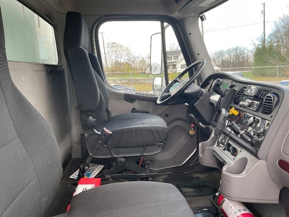 Medium Duty Box Truck-Light and Medium Duty Trucks-Freightliner-2020-M2-Canton-OH-157,767\n\t\tmiles-$ 56,000 - Image 21