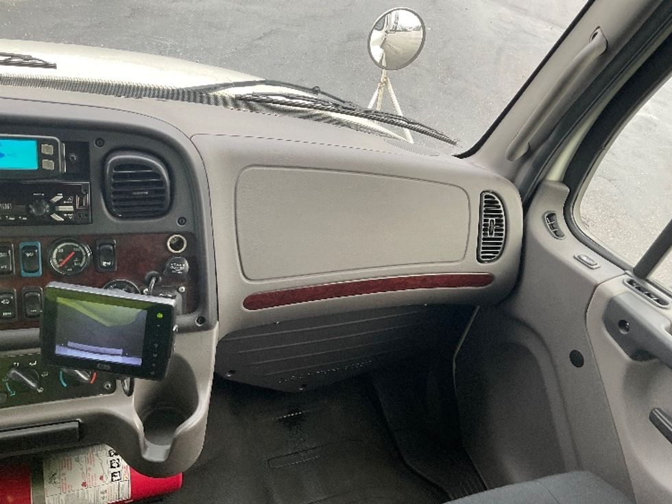 Medium Duty Box Truck-Light and Medium Duty Trucks-Freightliner-2020-M2-Canton-OH-157,767\n\t\tmiles-$ 56,000 - Image 24