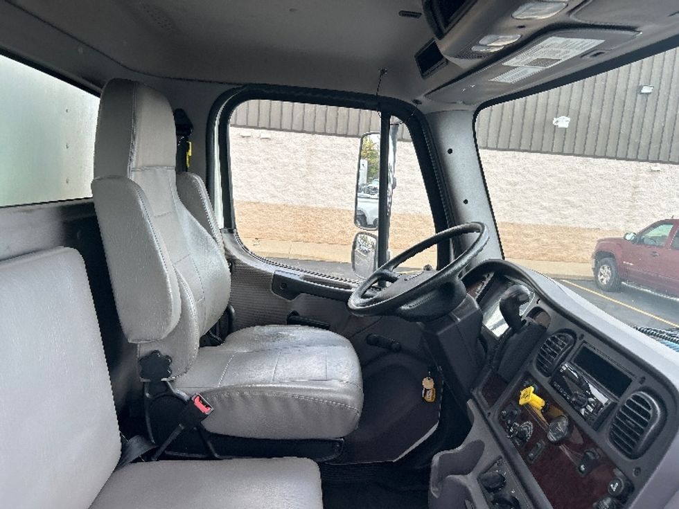 Medium Duty Box Truck-Light and Medium Duty Trucks-Freightliner-2020-M2-Canton-OH-30,933\n\t\tmiles-$ 64,500 - Image 22