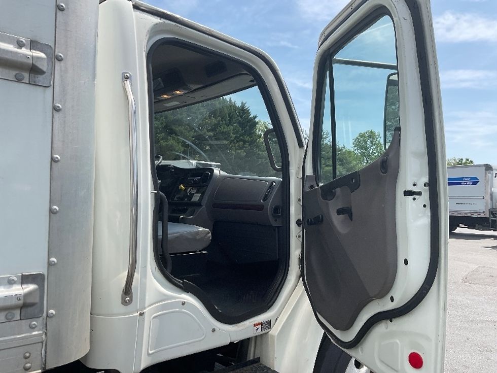 Medium Duty Box Truck-Light and Medium Duty Trucks-Freightliner-2020-M2-Capitol Heights-MD-212,989\n\t\tmiles-$ 43,750 - Image 20