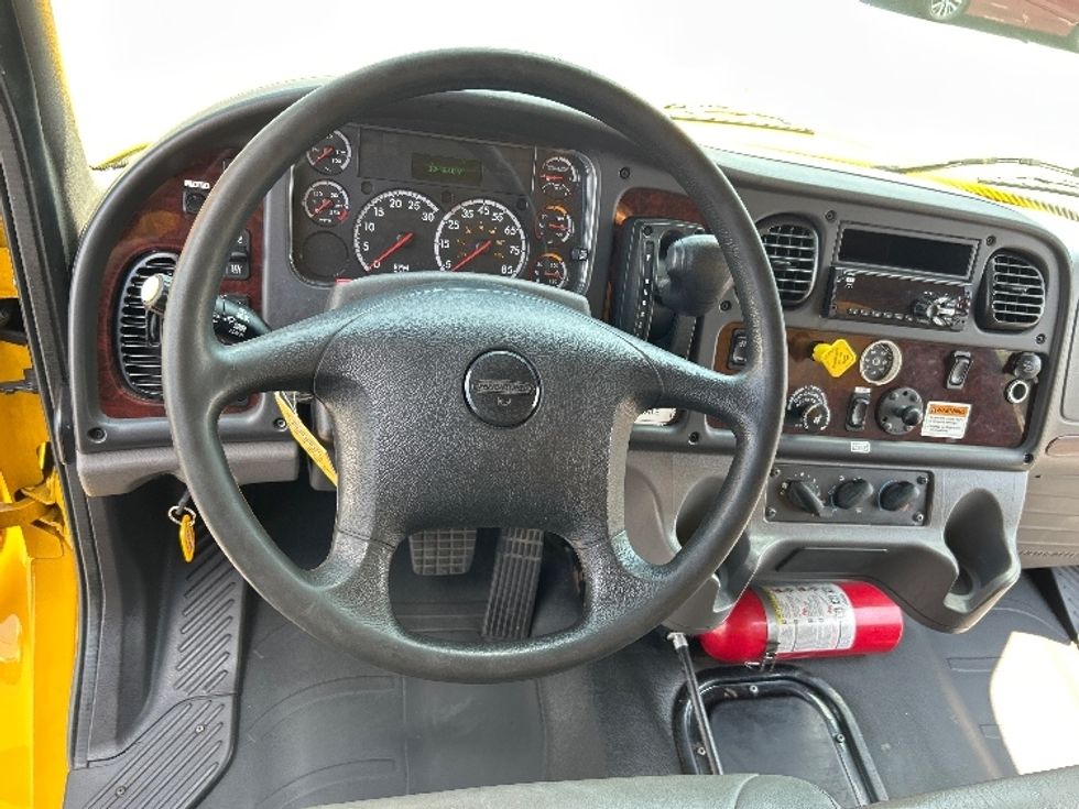 Medium Duty Box Truck-Light and Medium Duty Trucks-Freightliner-2020-M2-Carlisle-PA-186,502\n\t\tmiles-$ 49,750 - Image 18