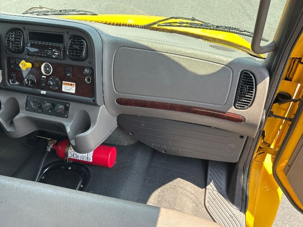 Medium Duty Box Truck-Light and Medium Duty Trucks-Freightliner-2020-M2-Carlisle-PA-186,502\n\t\tmiles-$ 49,750 - Image 21