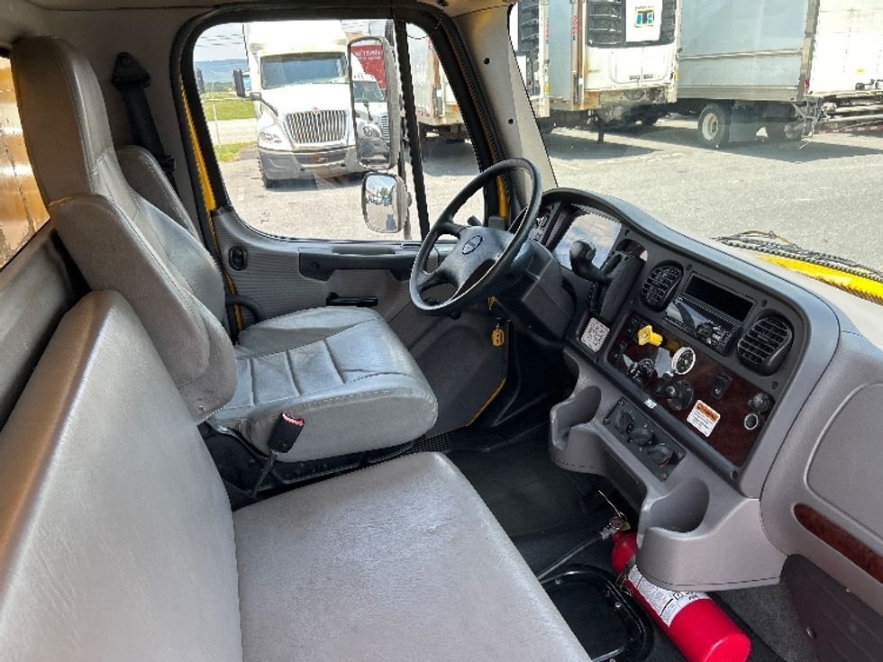 Medium Duty Box Truck-Light and Medium Duty Trucks-Freightliner-2020-M2-Carlisle-PA-186,502\n\t\tmiles-$ 49,750 - Image 22