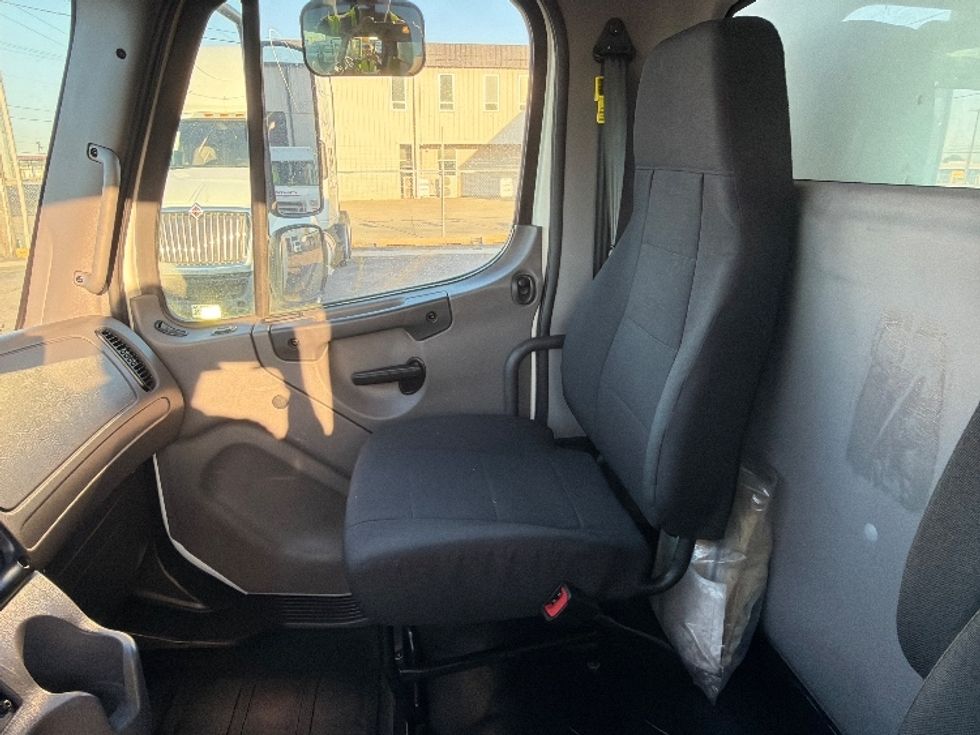 Medium Duty Box Truck-Light and Medium Duty Trucks-Freightliner-2020-M2-Carrollton-TX-130,584\n\t\tmiles-$ 62,500 - Image 19