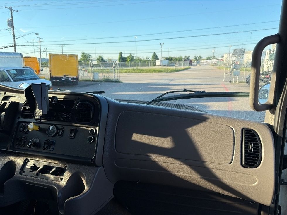 Medium Duty Box Truck-Light and Medium Duty Trucks-Freightliner-2020-M2-Carrollton-TX-130,584\n\t\tmiles-$ 62,500 - Image 21