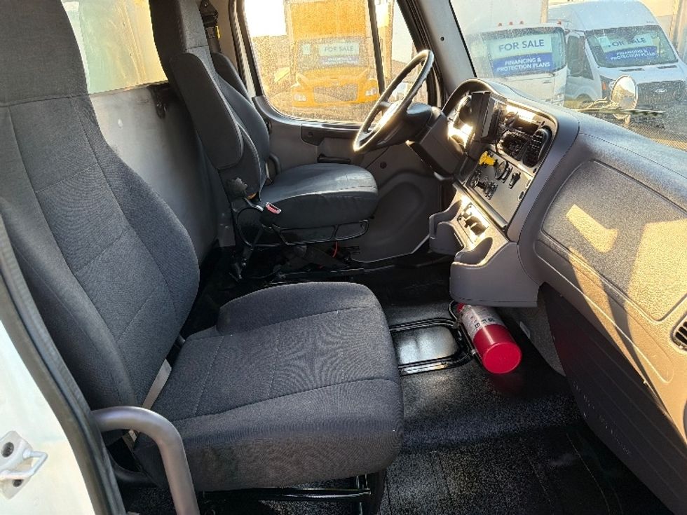 Medium Duty Box Truck-Light and Medium Duty Trucks-Freightliner-2020-M2-Carrollton-TX-130,584\n\t\tmiles-$ 62,500 - Image 22
