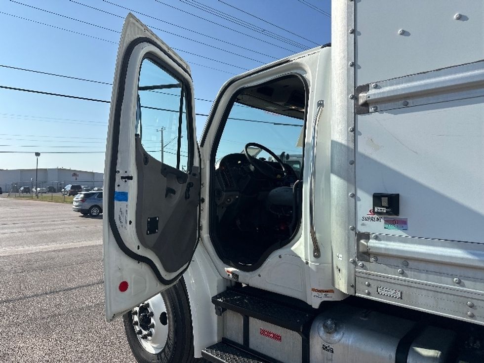 Medium Duty Box Truck-Light and Medium Duty Trucks-Freightliner-2020-M2-Carrollton-TX-152,932\n\t\tmiles-$ 54,750 - Image 15